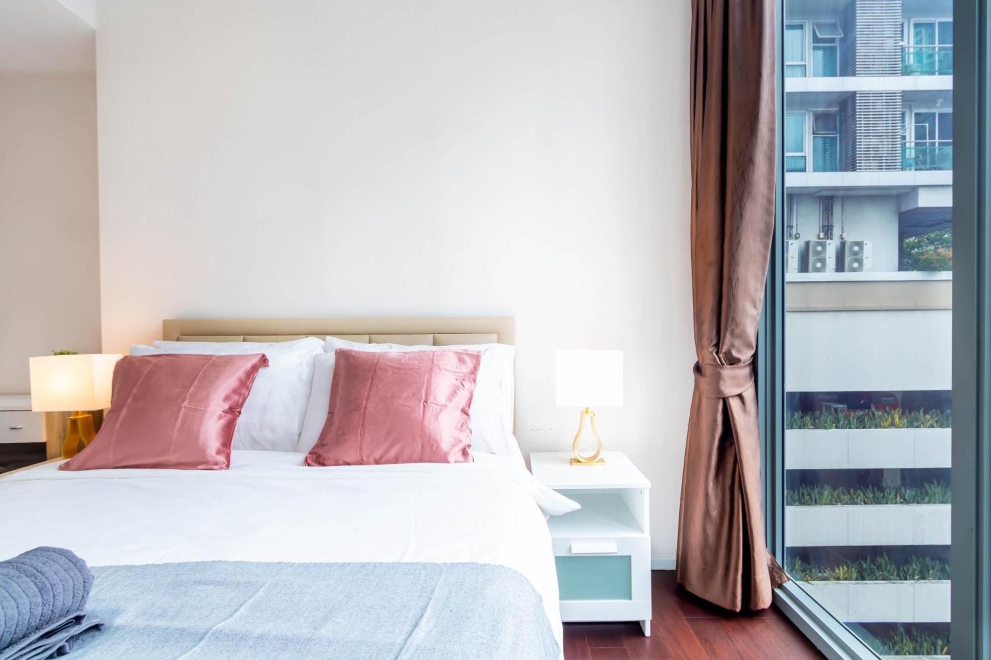 Hyde Sukhumvit 11 Branded Suites Bangkok Exterior photo