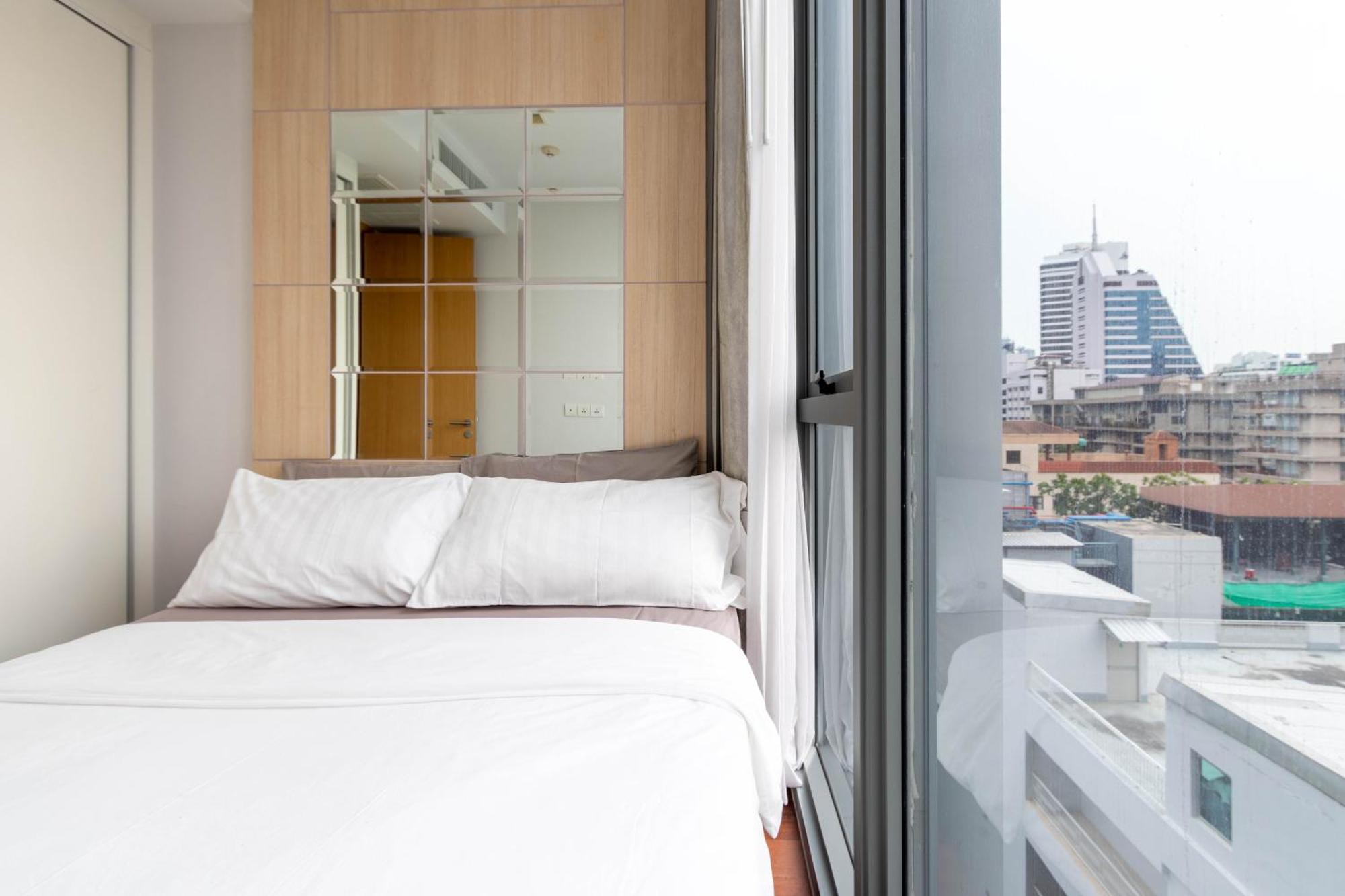 Hyde Sukhumvit 11 Branded Suites Bangkok Exterior photo