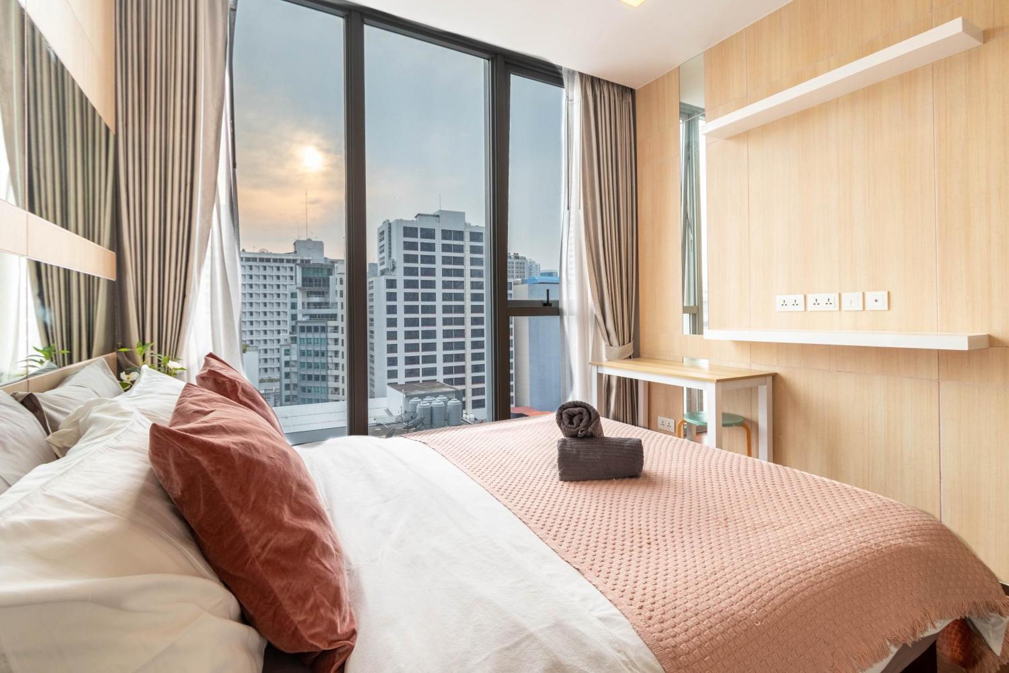 Hyde Sukhumvit 11 Branded Suites Bangkok Exterior photo