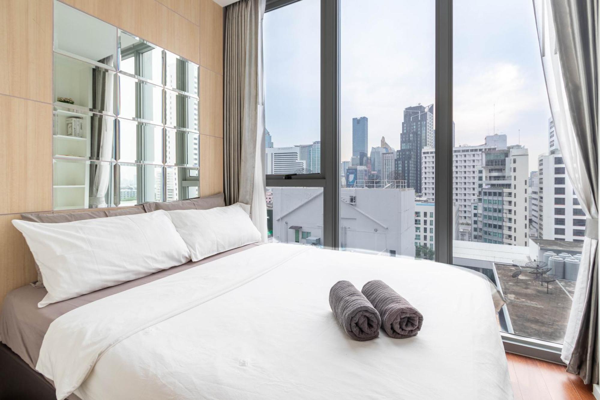 Hyde Sukhumvit 11 Branded Suites Bangkok Exterior photo