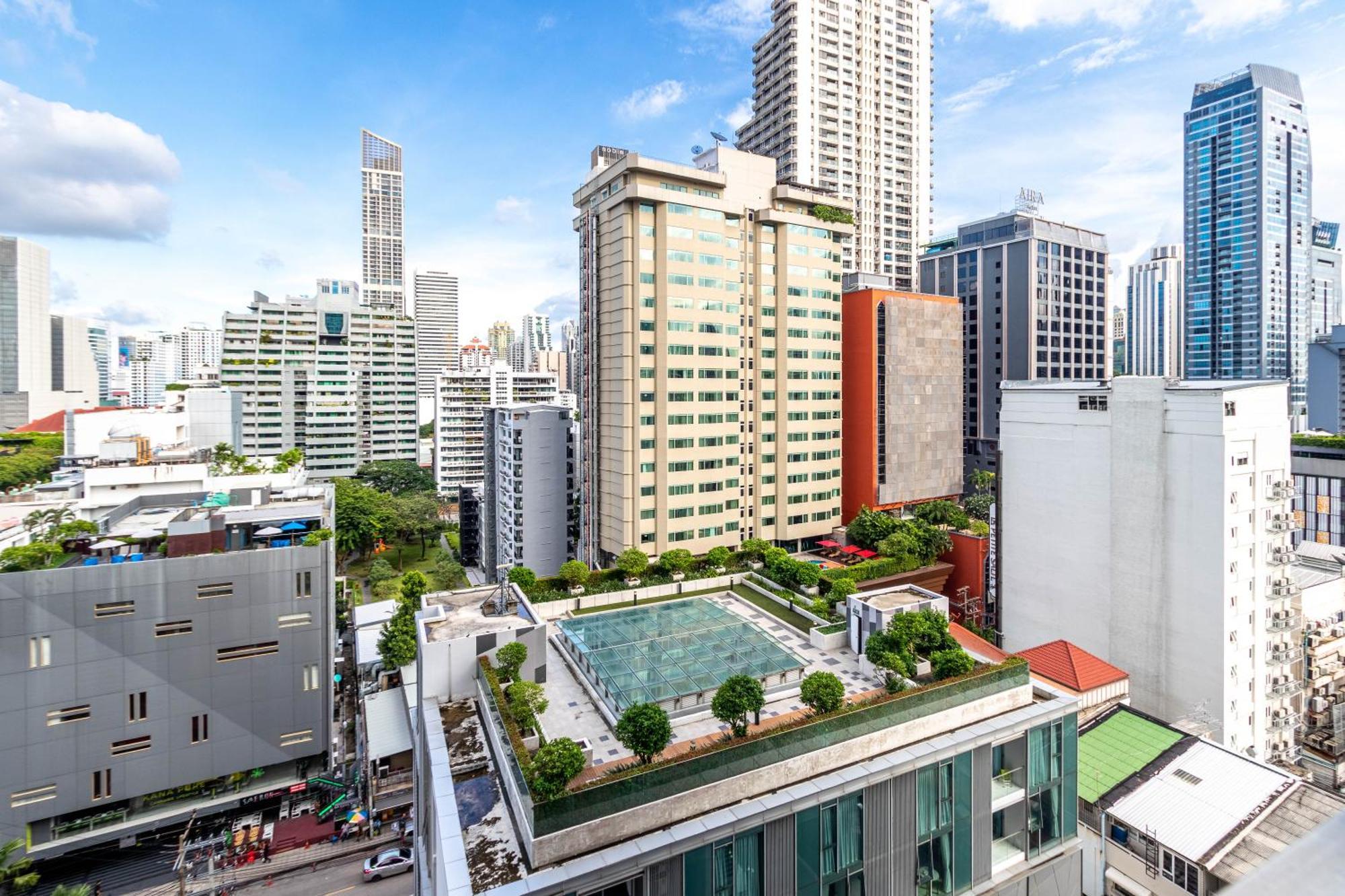 Hyde Sukhumvit 11 Branded Suites Bangkok Exterior photo