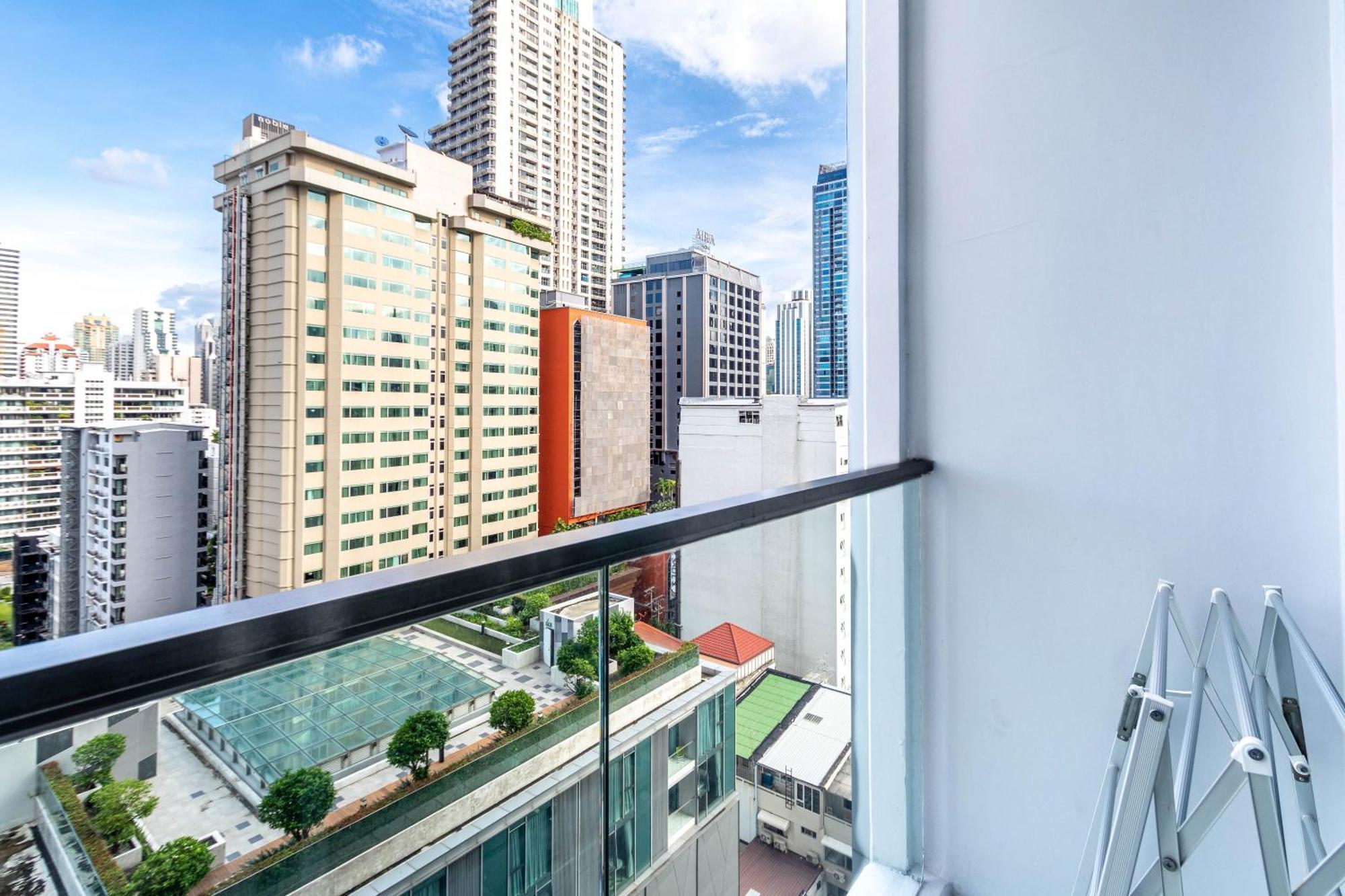 Hyde Sukhumvit 11 Branded Suites Bangkok Exterior photo